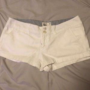 American Eagle - white shorts